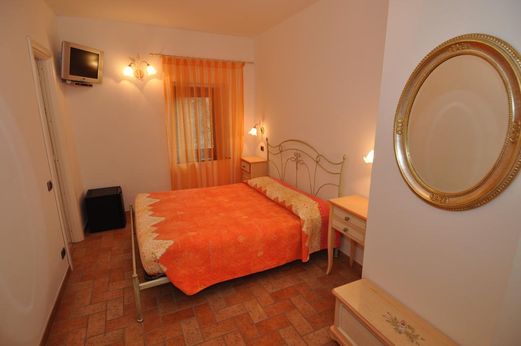 Sandra Villa Rooms Корниглия Екстериор снимка