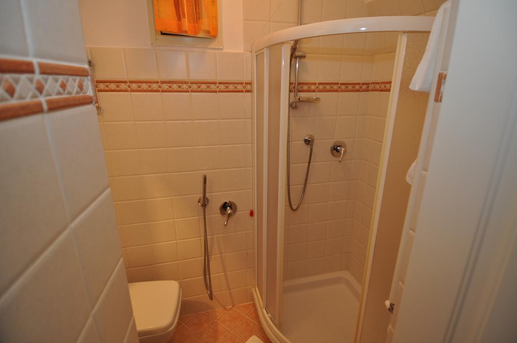 Sandra Villa Rooms Корниглия Екстериор снимка