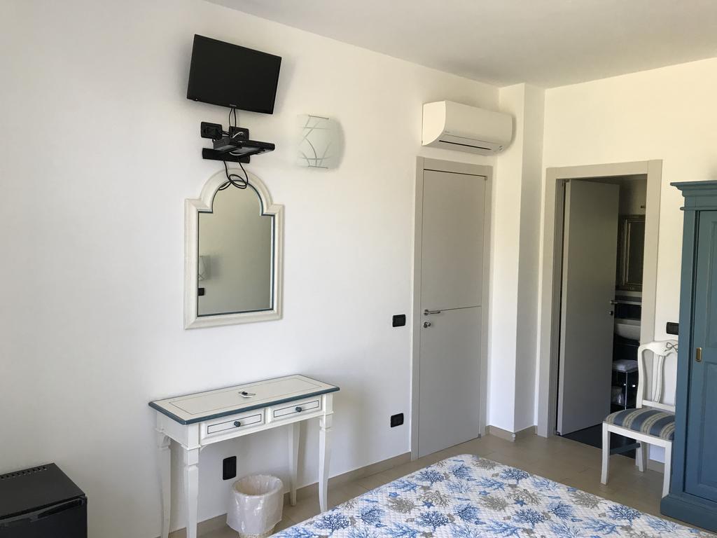 Sandra Villa Rooms Корниглия Екстериор снимка